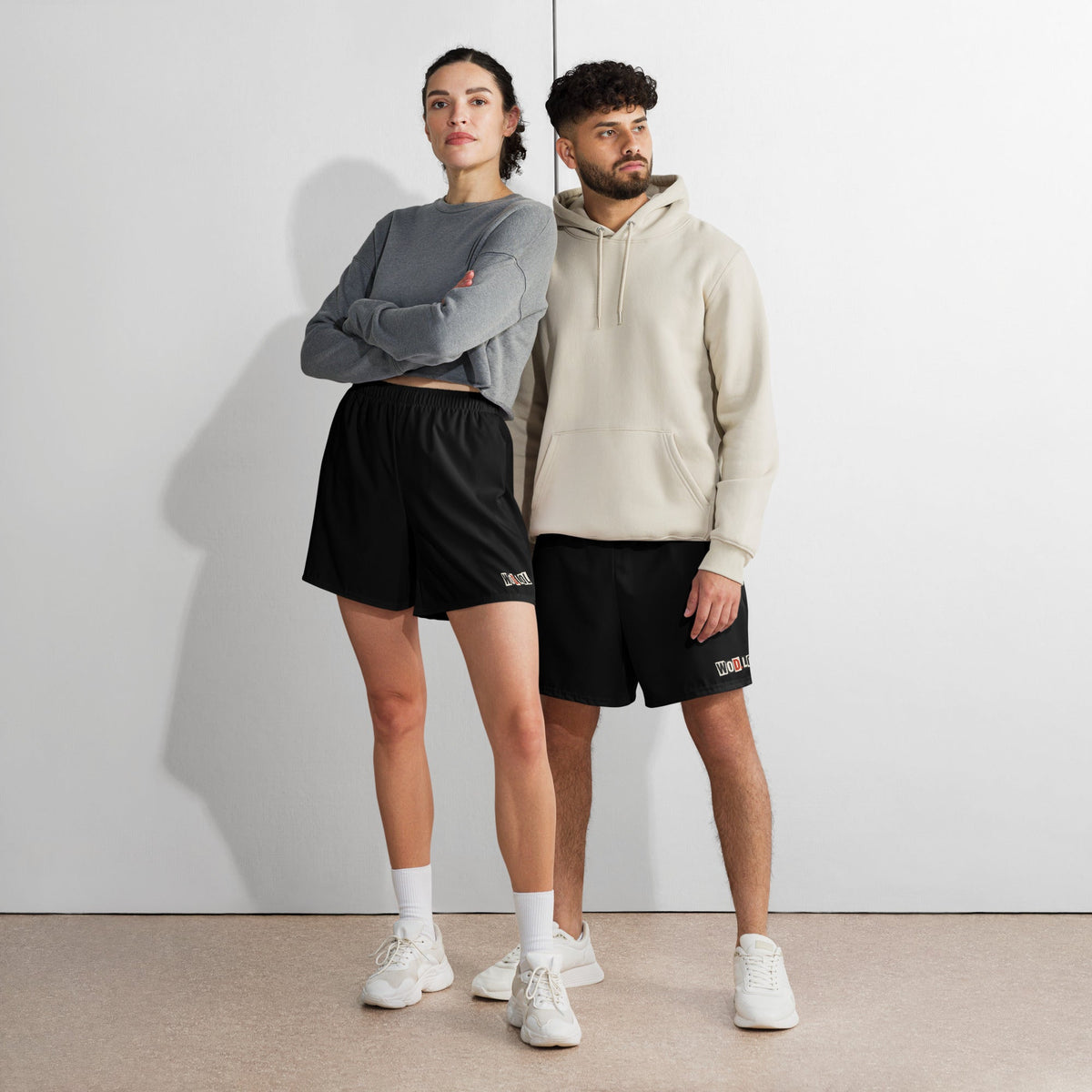 femme portant short de sport fitness oversize – collection WOD.LOL