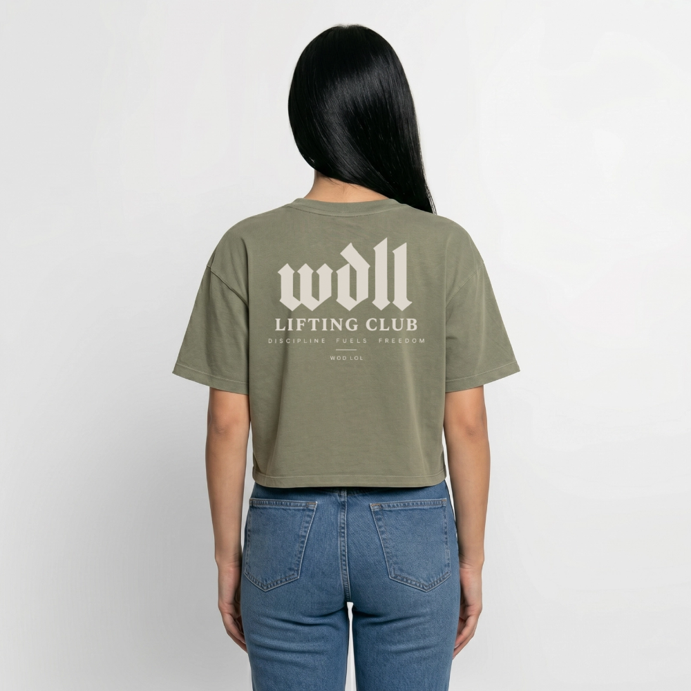 Crop top boxy femme WDLL Lifting Club acid wash vert délavé, porté de dos – WOD.LOL