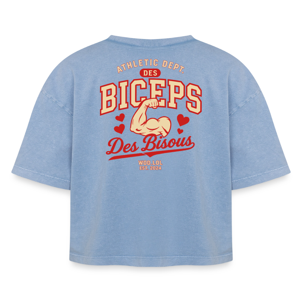 Crop top boxy femme Des Biceps Des Bisous V2 acid wash bleu délavé, vue de dos avec grand print Athletic Dept. – WOD.LOL