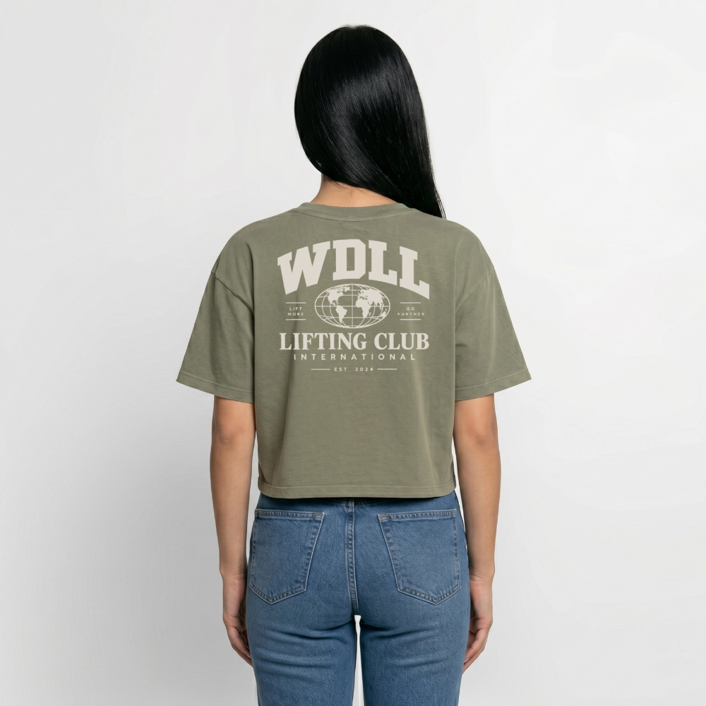 Crop top boxy femme WDLL Lifting Club International acid wash vert délavé, porté de dos – WOD.LOL