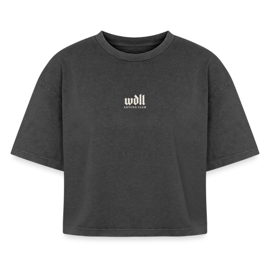 Crop top boxy femme WDLL Relentless acid wash noir délavé, vue de face avec petit logo WDLL poitrine – WOD.LOL