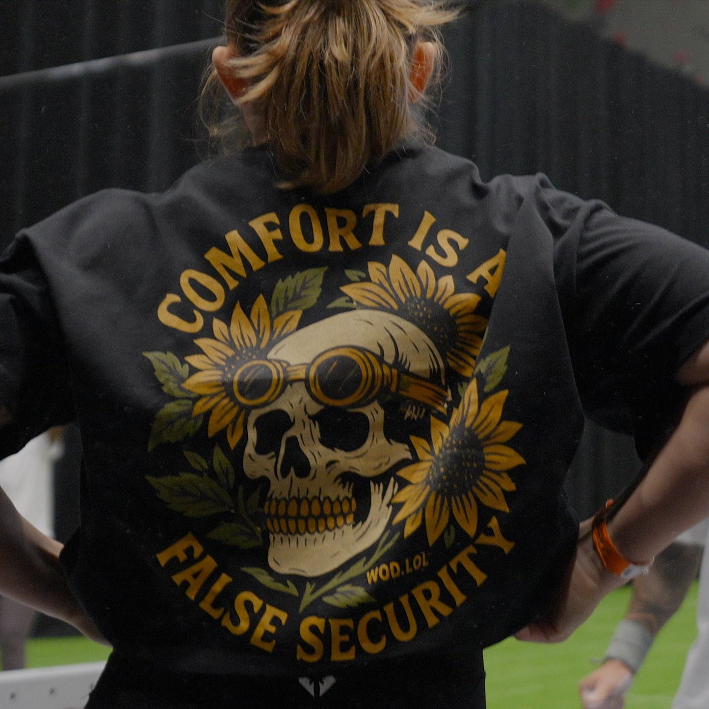 T-shirt Oversize "Confort Is a False Security" – Unisexe