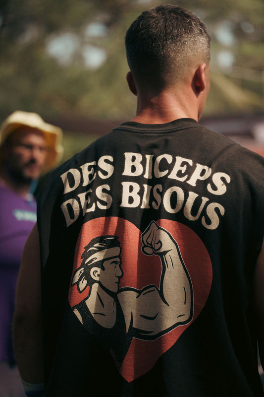 Tank boxy Des Biceps Des Bisous noir porté en compétition, dos cœur biceps – WOD.LOL
